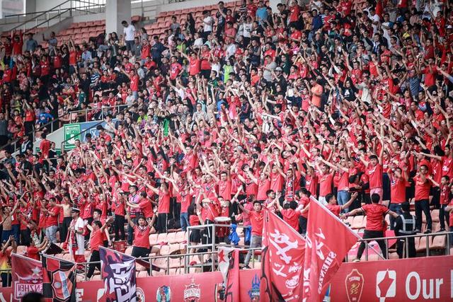 拜仁计划与诺伊尔续约，不打算提前召回努贝尔